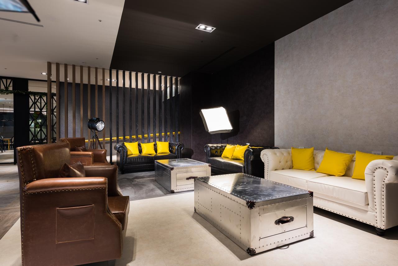 Hotel Half Тайчжун Экстерьер фото
