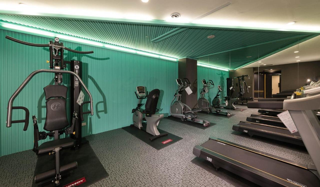 Hotel Half Тайчжун Экстерьер фото